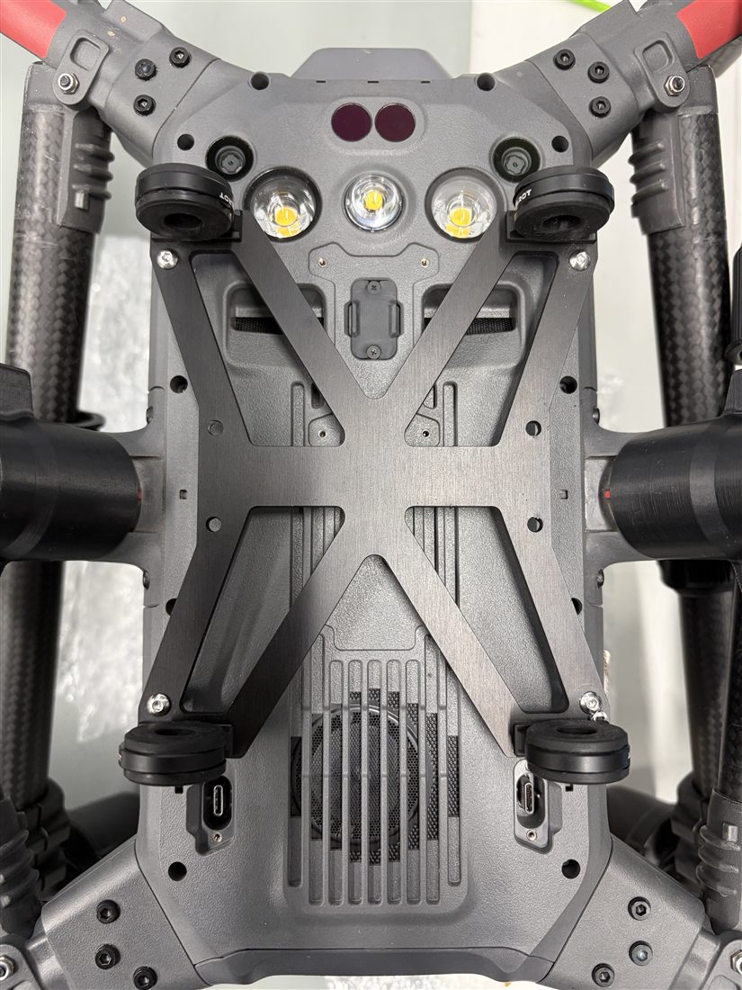 Drone plate attached to the DJI Matrice 350