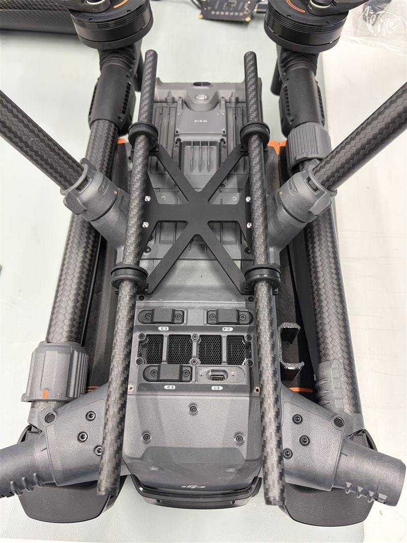 MSB-303 drone plate fully mounted on the DJI Matrice 400